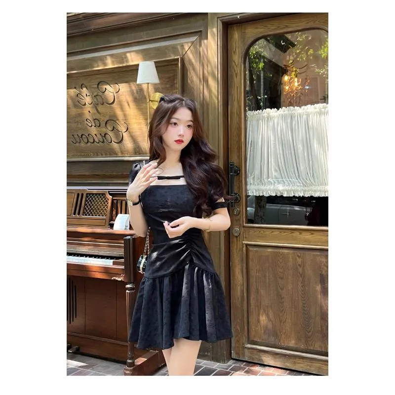 Cinched Waist Square Collar Slimming Fluffy Pleated Black Dress