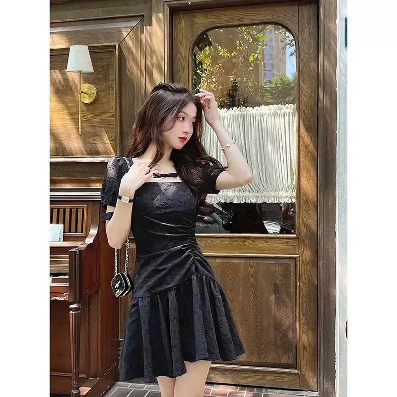 Cinched Waist Square Collar Slimming Fluffy Pleated Black Dress