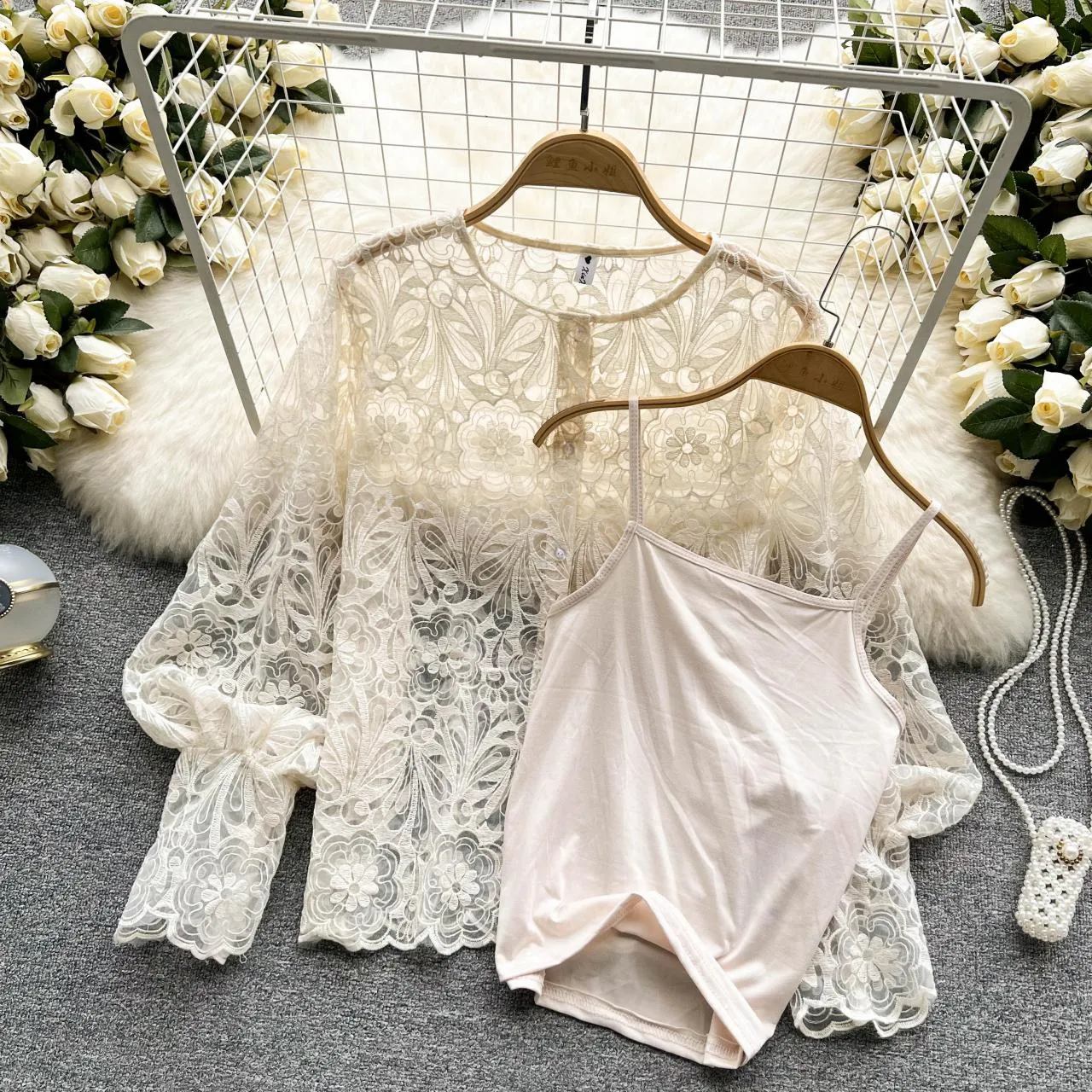 Cute lace long sleeve tops     S178