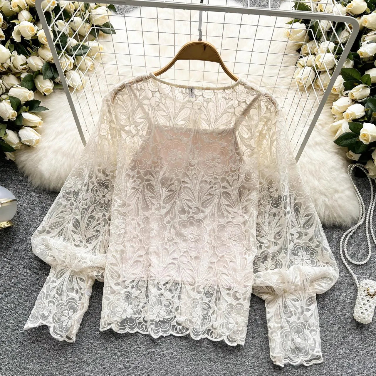 Cute lace long sleeve tops     S178